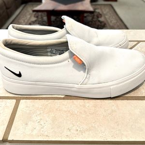 Nike slip on canvas sneaker
